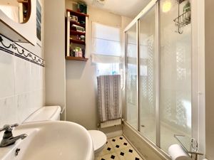En-Suite- click for photo gallery
